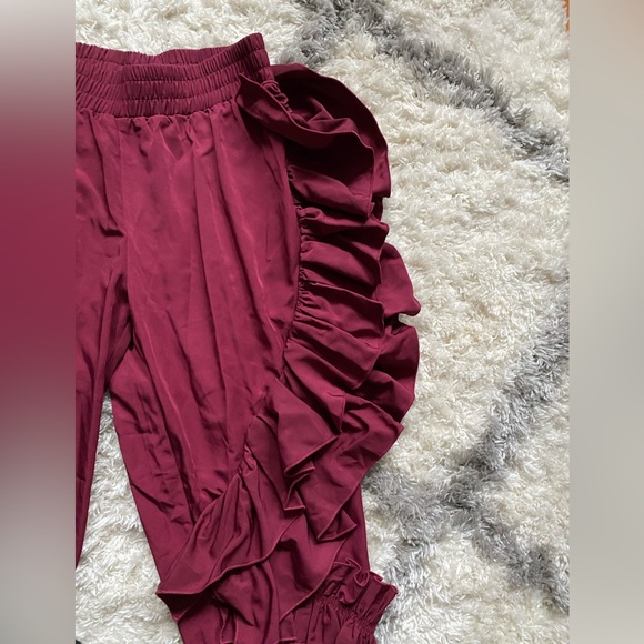 Maroon pants with ruffles - Picture 5 of 6